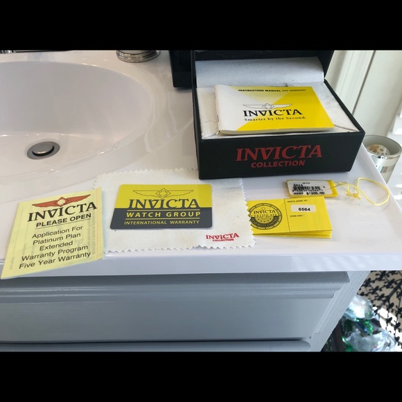 Exquisite Genuine Invicta Chronograph - Picture 2 of 6